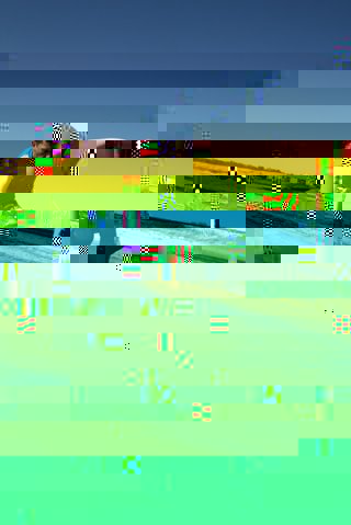 x_f578f286.jpg
